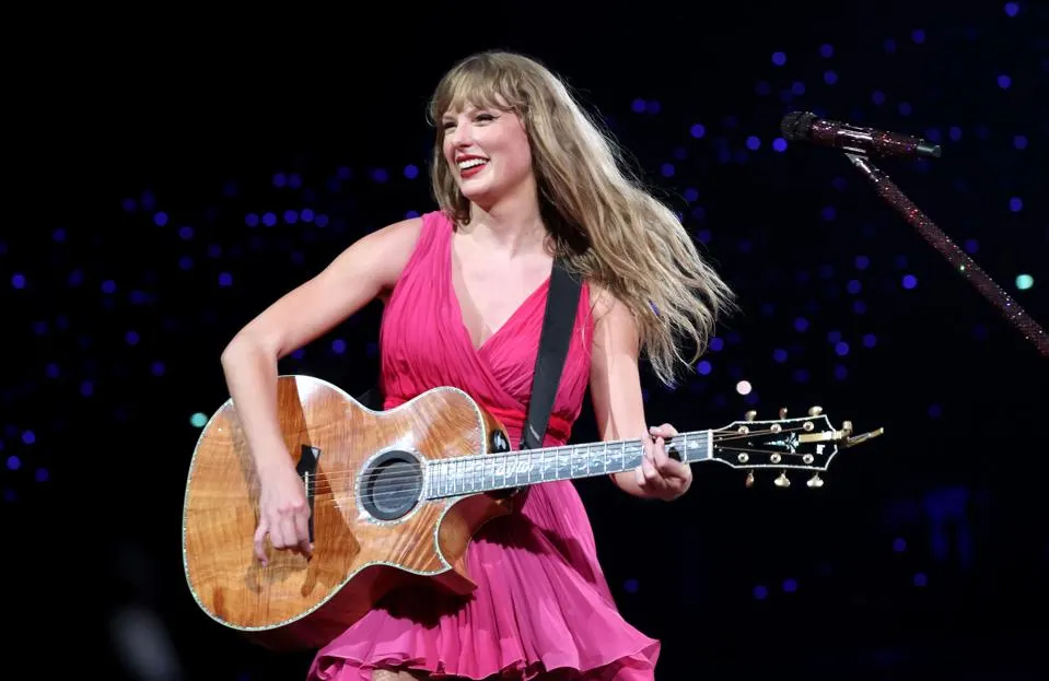 Taylor Swift Desvela los Secretos de su Épica 'Eras Tour' en Documental y Película Exclusivos para Disney+: Lo que Sabemos Hasta la Lanzamiento en Diciembre