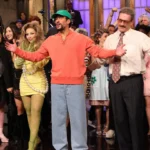 El Rapero de la Generación Actual Replantea la Controversia del Super Bowl en Habilidoso Monólogo en SNL: "La Felicidad es el Mayor Ganador"