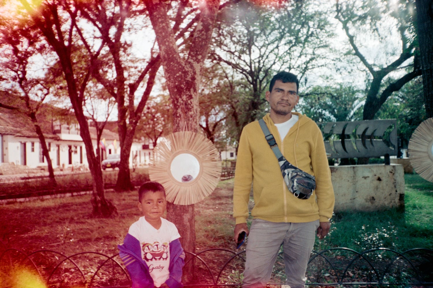 La mirada que revela la verdad: Flor Aprile expone 'Lo nítido miente' y nos muestra cómo la imagen puede ser un puente hacia el corazón de la sociedad