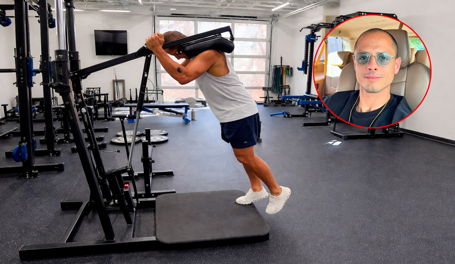 El regreso del número uno: Chicharito vuelve a la acción con un videoclip que tiene todo el mundo hablando.